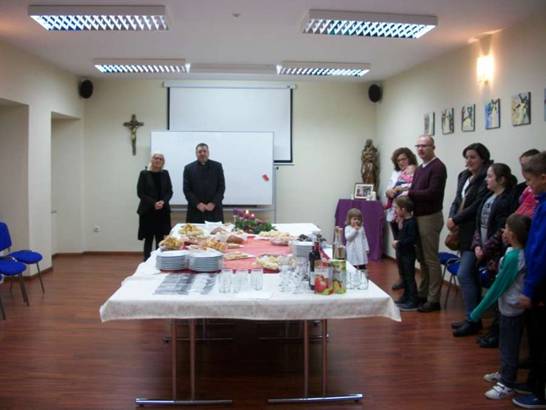 Caritas župe Vodice upriličio primanje i darivanje za obitelji u kojima se rodilo treće, četvrto i šesto dijete